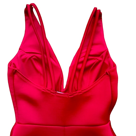 DEEP PLUNGE NECK RED DRESS - Picture 3 of 4